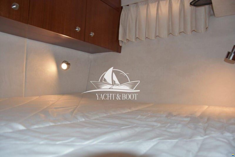 Galeon 330 Fly