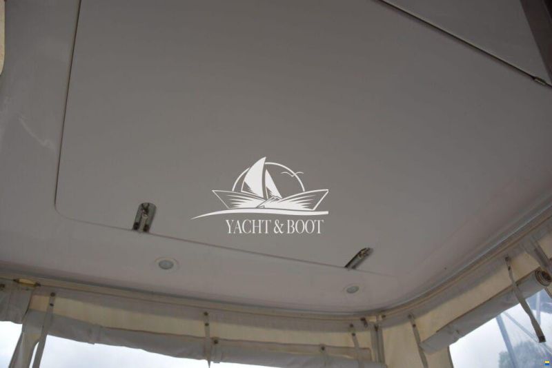 Galeon 330 Fly