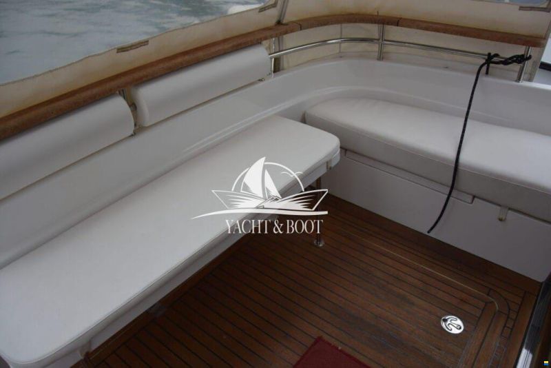 Galeon 330 Fly
