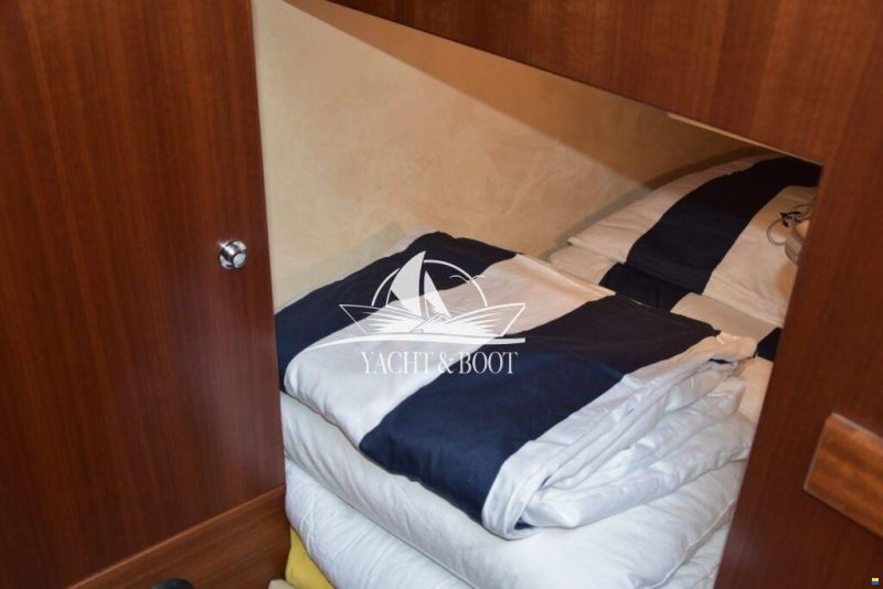 Galeon 330 Fly