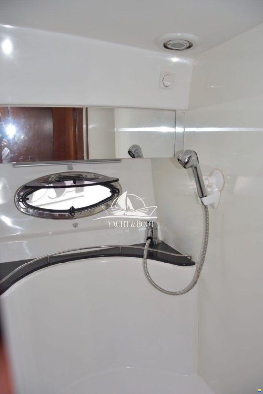 Galeon 330 Fly