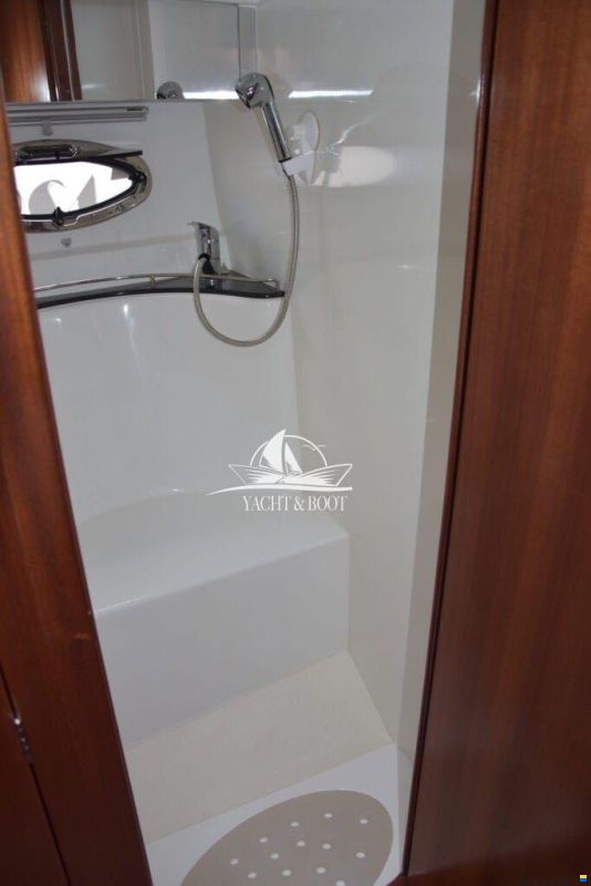 Galeon 330 Fly