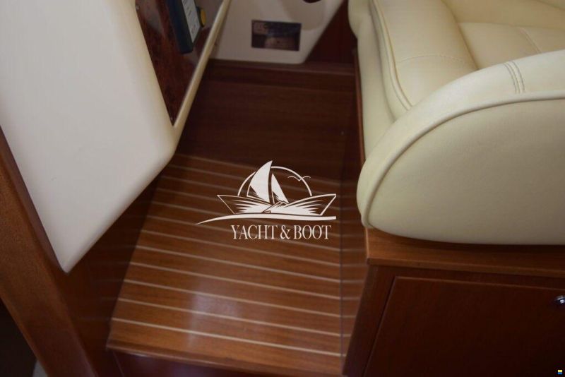 Galeon 330 Fly