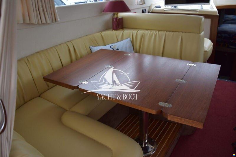 Galeon 330 Fly