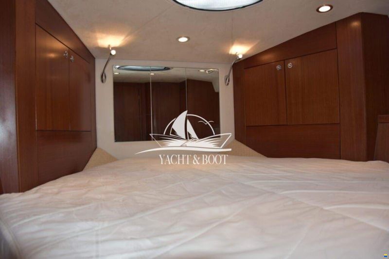 Galeon 330 Fly