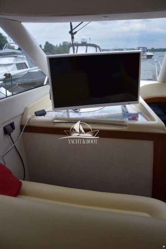 Galeon 330 Fly