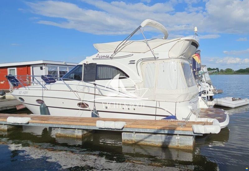 Galeon 330 Fly