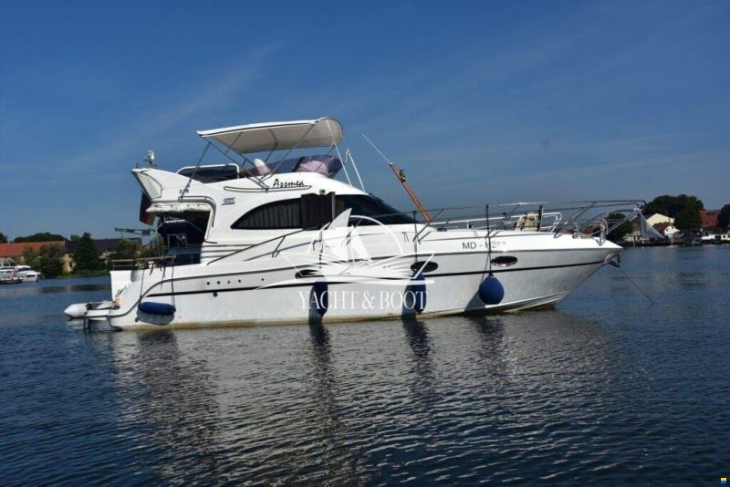 Galeon 330 Fly