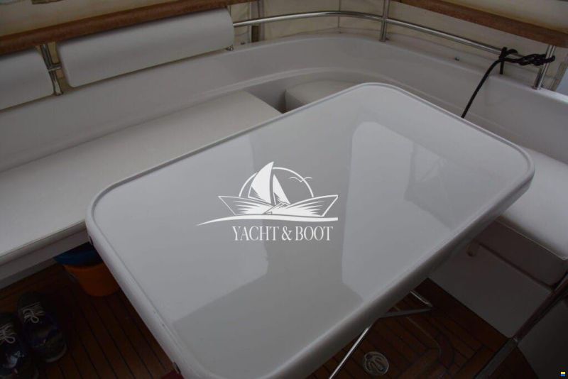 Galeon 330 Fly