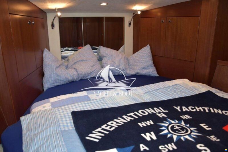 Galeon 330 Fly