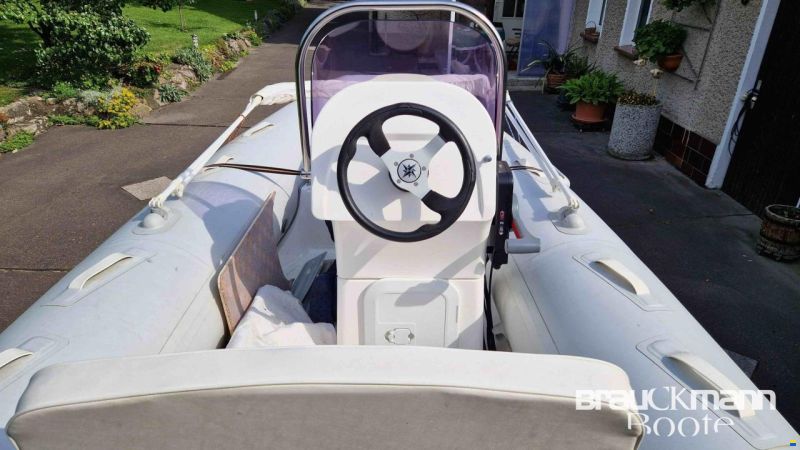 Briggs Falcon 400 L