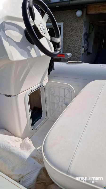 Briggs Falcon 400 L