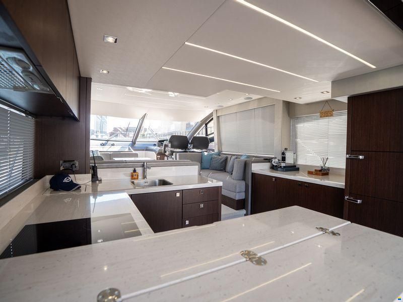 Sunseeker Manhattan 52