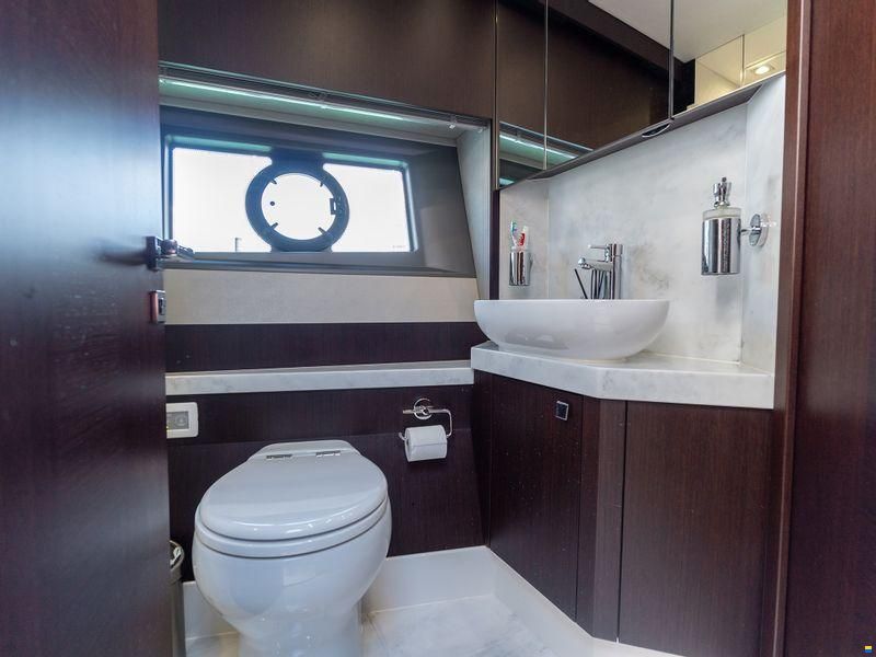 Sunseeker Manhattan 52