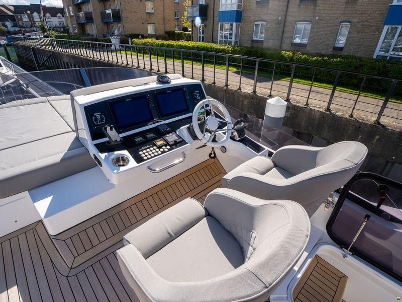 Sunseeker Manhattan 52