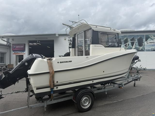 Quicksilver 555 Pilothouse mit 100PS und Trailer