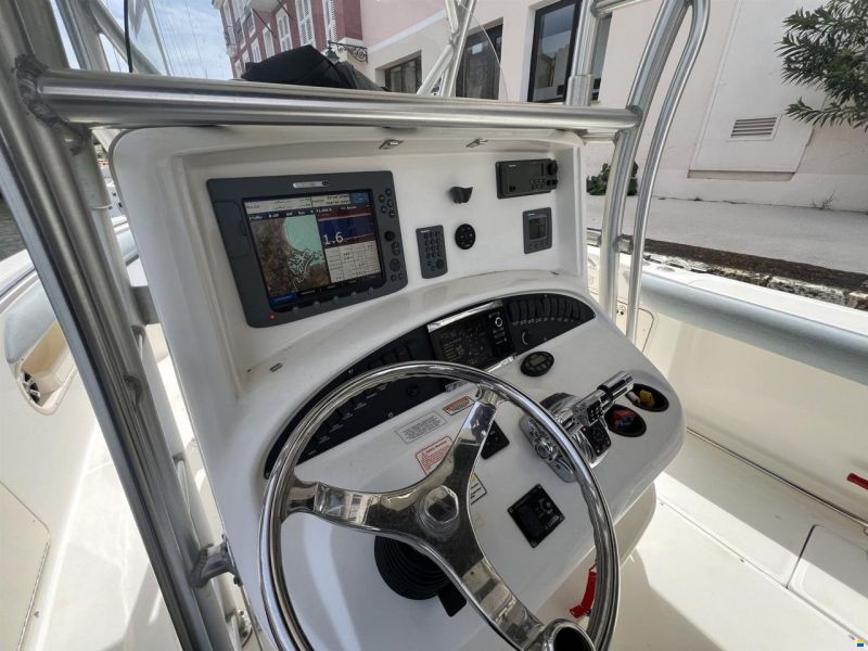 Boston Whaler 320 Outrage - 2X Mercury Verado 250