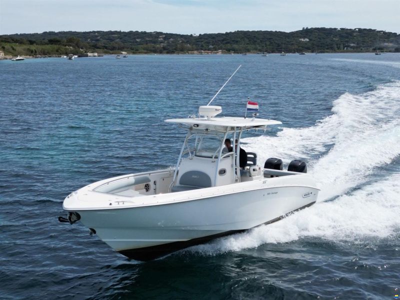 Boston Whaler 320 Outrage - 2X Mercury Verado 250