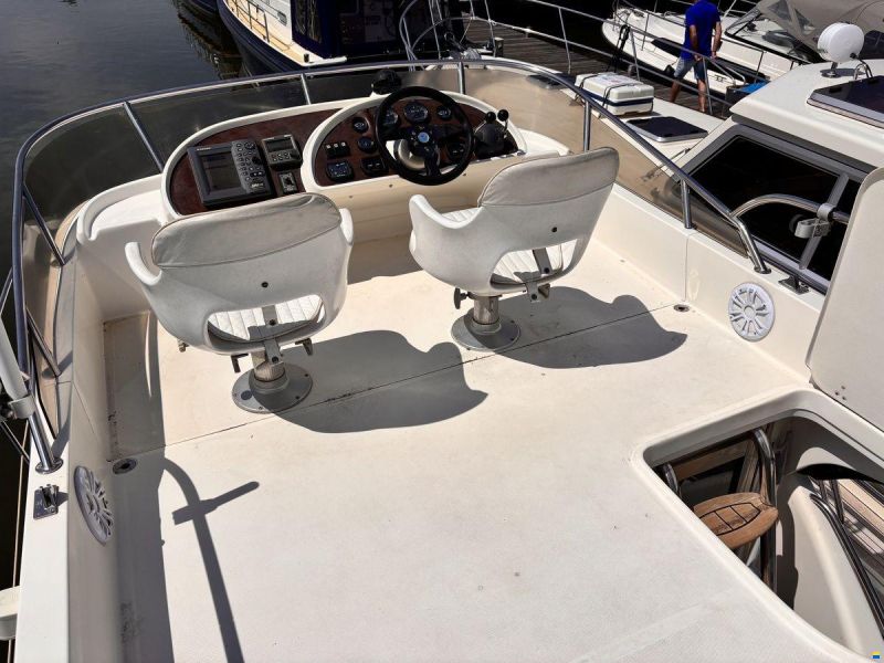Rodman 30 Cruiser Flybridge
