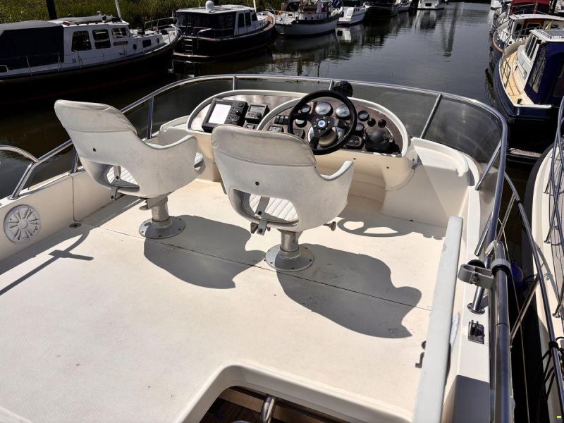 Rodman 30 Cruiser Flybridge