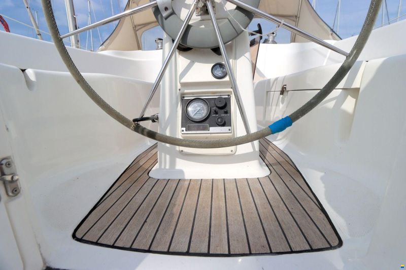 Bavaria 32
