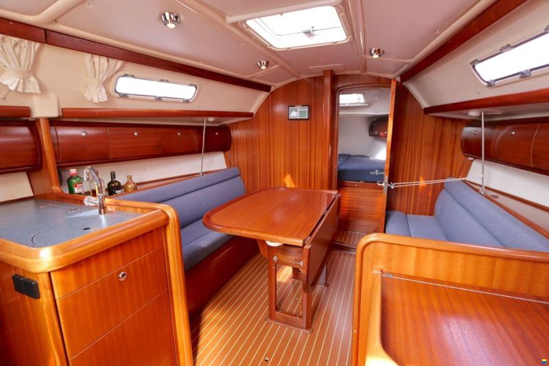 Bavaria 32