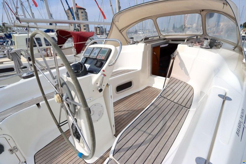 Bavaria 32