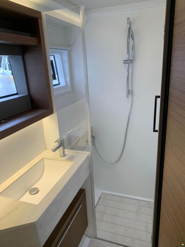Lagoon 50