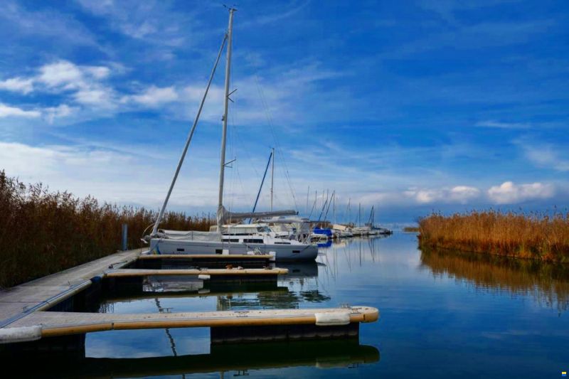 Places 11m et 16m dans le port de Glette