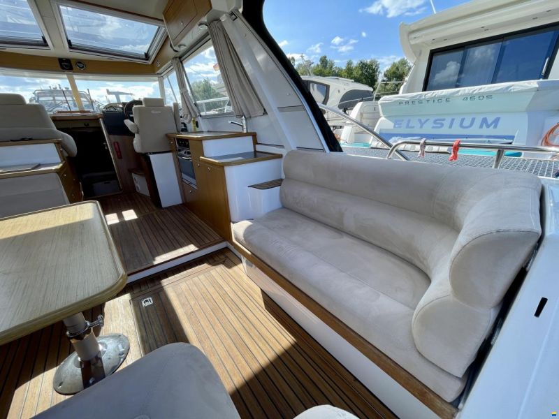 Saga 320 Sun Top