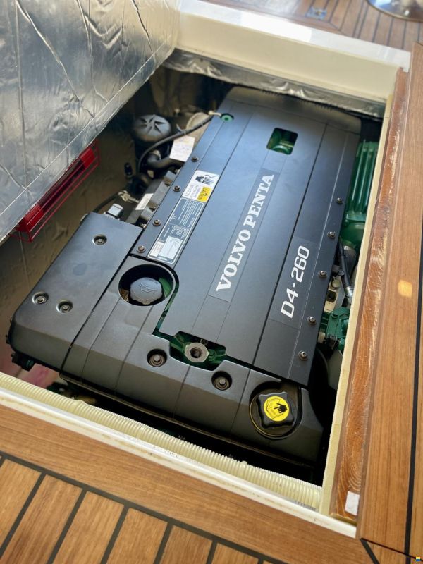 Saga 320 Sun Top