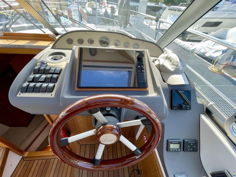 Saga 320 Sun Top