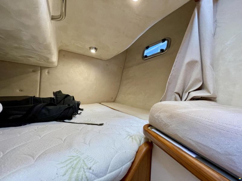 Saga 320 Sun Top