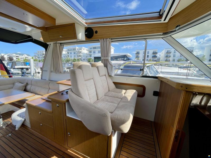 Saga 320 Sun Top