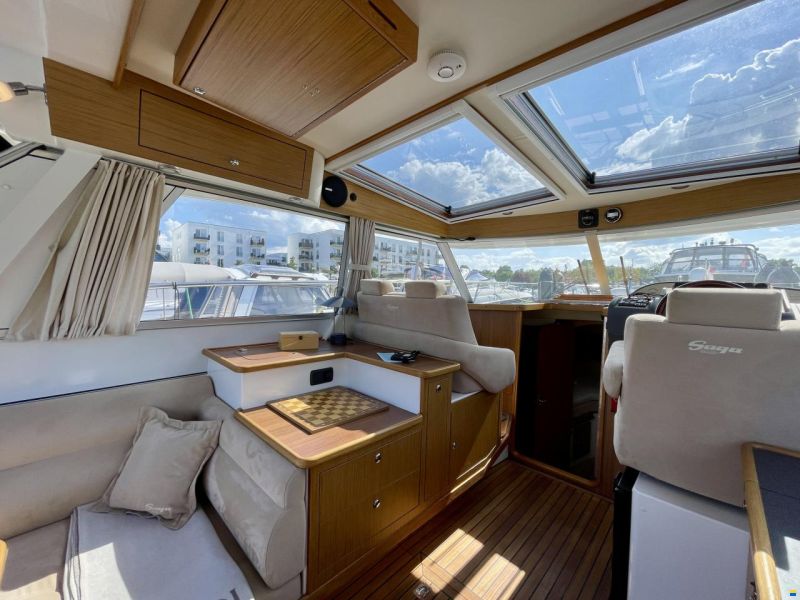 Saga 320 Sun Top