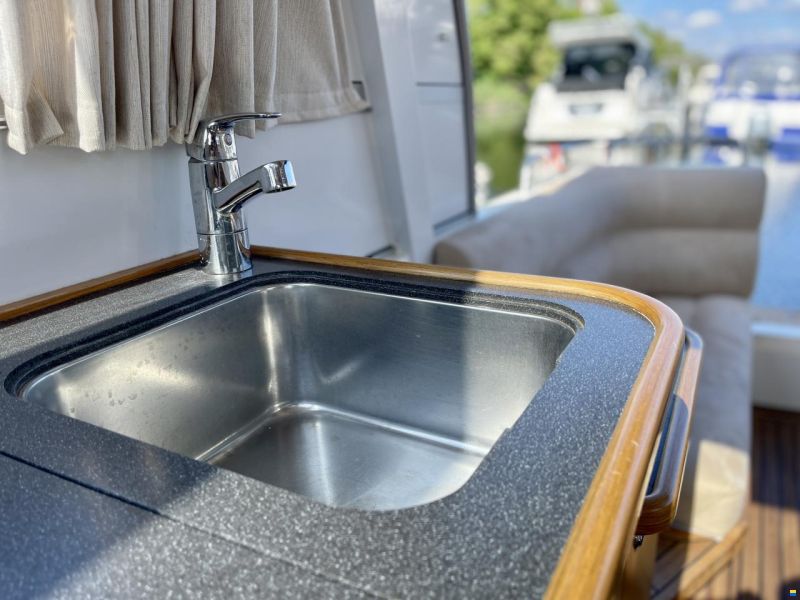 Saga 320 Sun Top