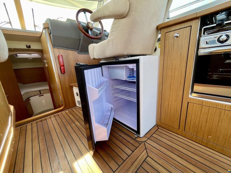 Saga 320 Sun Top