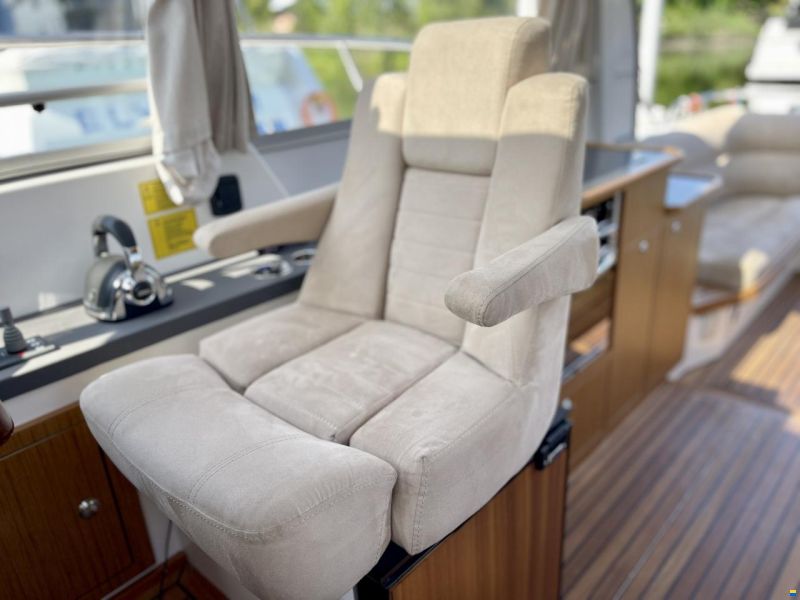 Saga 320 Sun Top