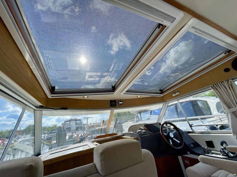 Saga 320 Sun Top