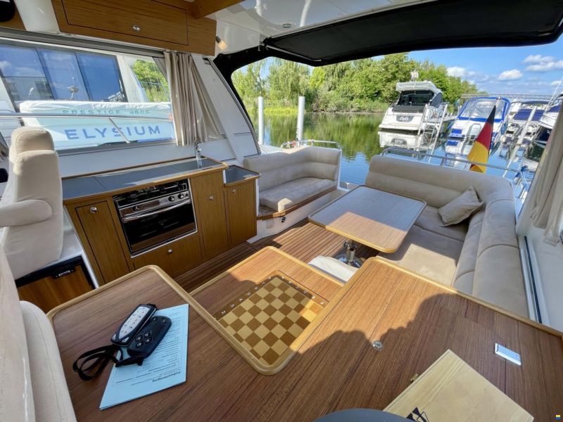 Saga 320 Sun Top
