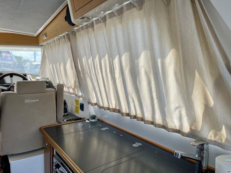 Saga 320 Sun Top