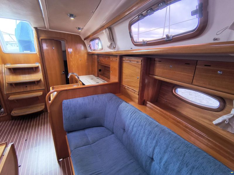 Bavaria 37C