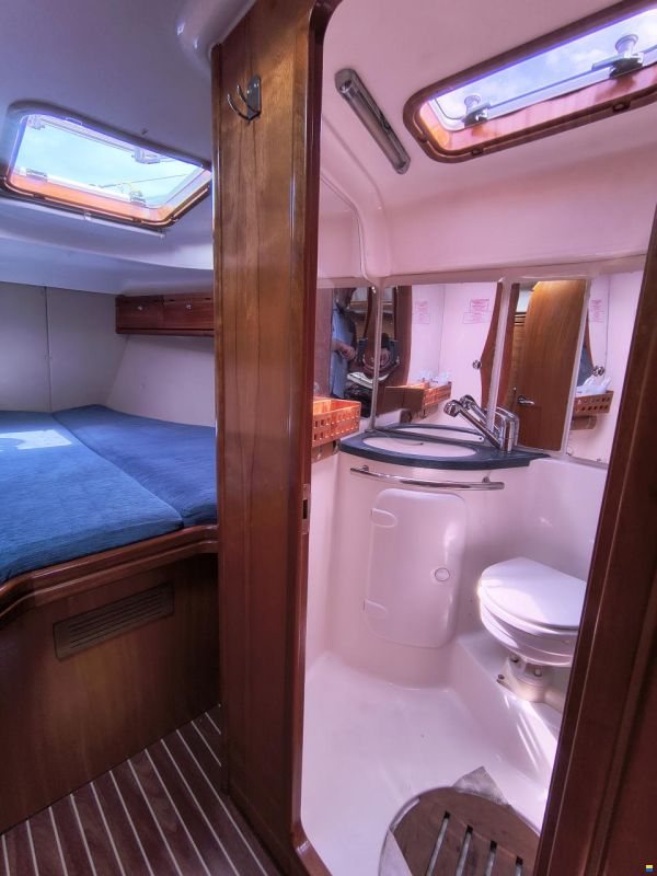 Bavaria 37C