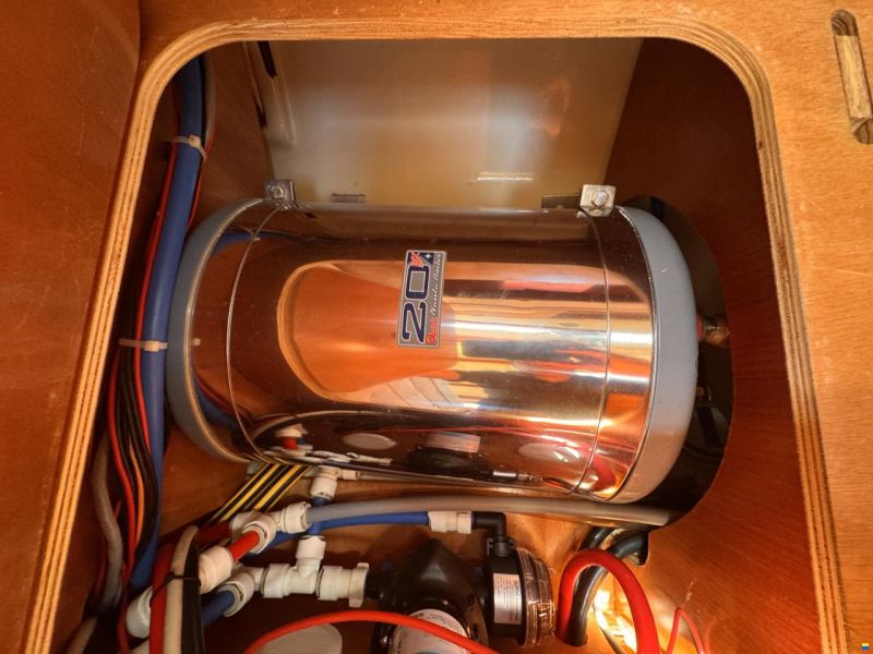 Dufour 40