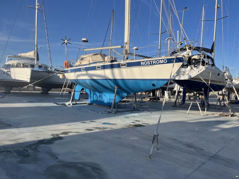 Hallberg-Rassy 352