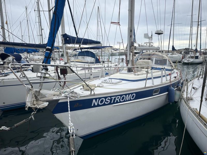 Hallberg-Rassy 352