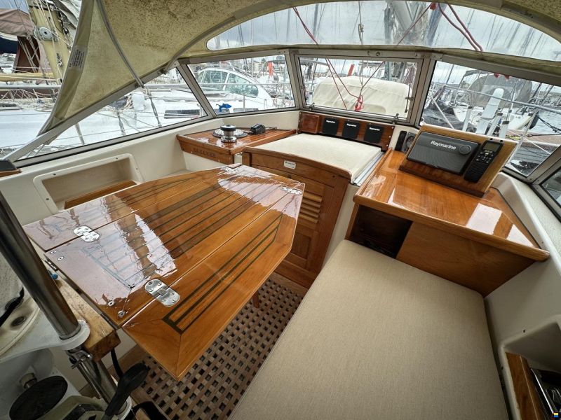 Hallberg-Rassy 352