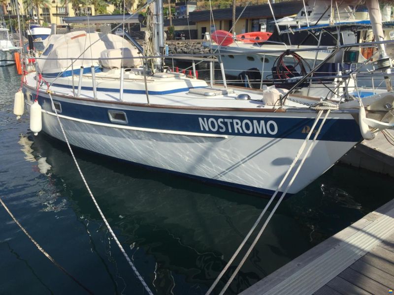 Hallberg-Rassy 352