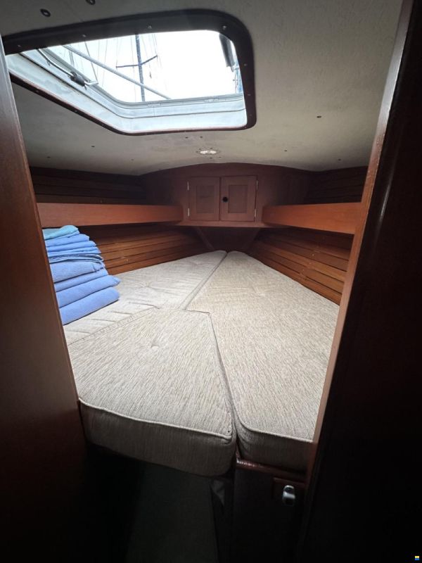 Hallberg-Rassy 352