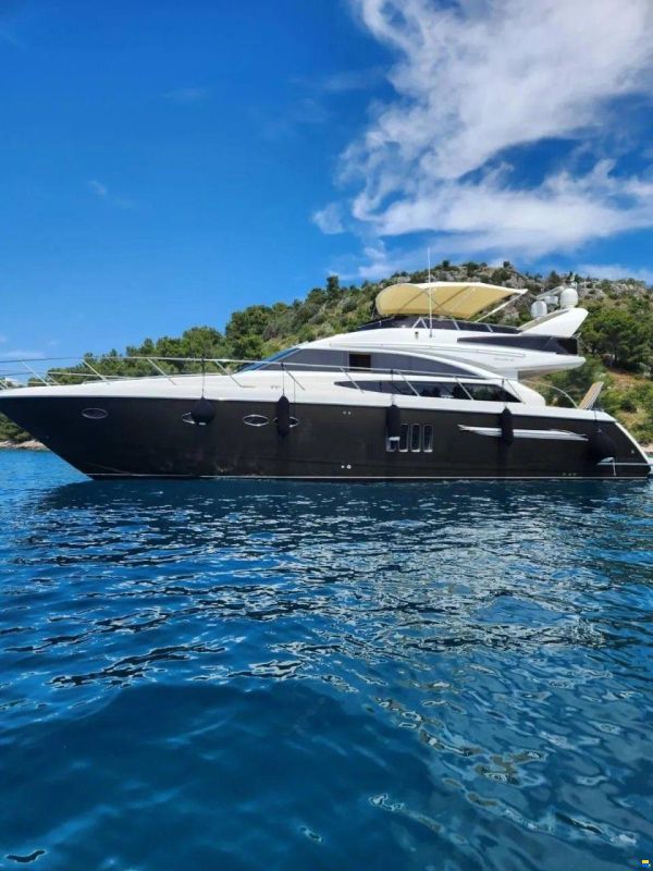 Princess 62 Flybridge Motor Yacht